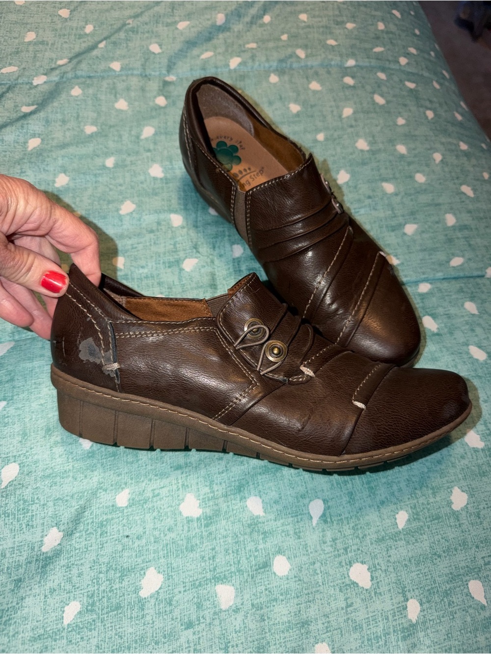 10 Spring Step Women's Dark Brown Slip-On Loafers. Couple wear spots. See pics